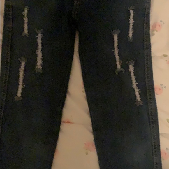 Cute Ripped jeans!! - Picture 2 of 6